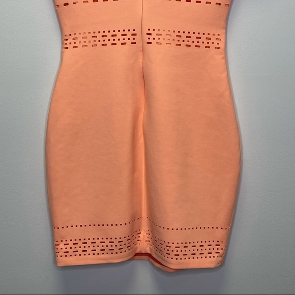 Elizabeth and James Laser Cutout Ari Dress Size 4 - Picture 10 of 17